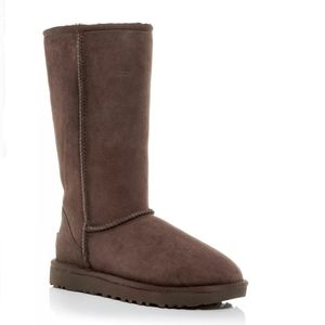 Ugg Women's Classic II Tall Shearling Boots Chocolate Brown Size 8 $200